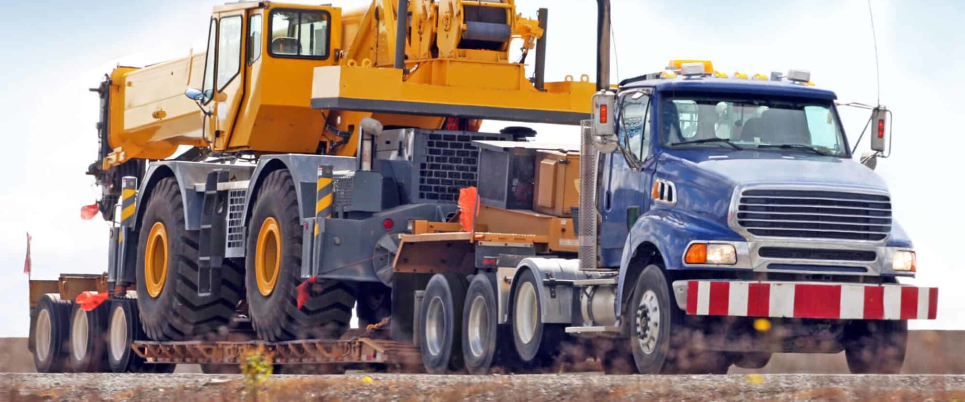 Choosing the Right Heavy Equipment Shipper